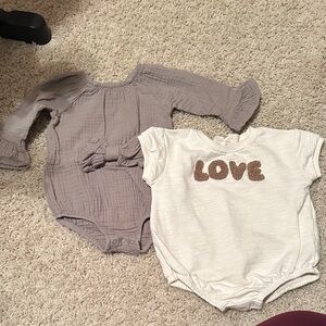Grayson Mini set of two rompers - Gray and Cream